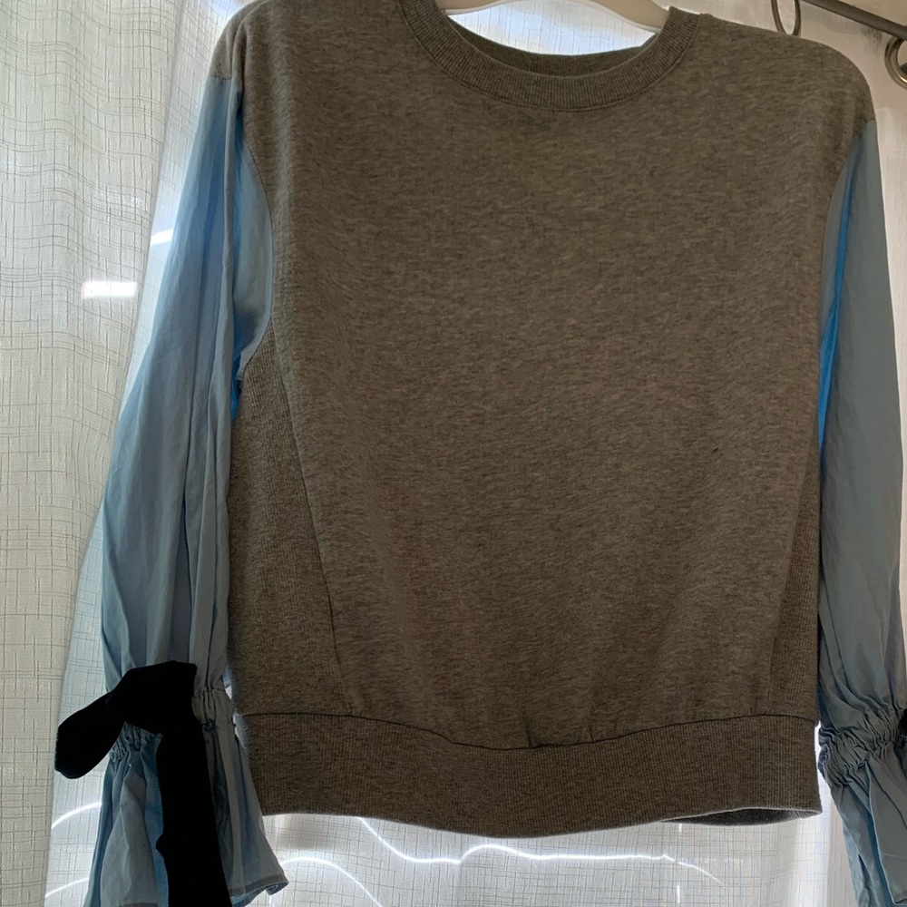 Elegant sweatshirt